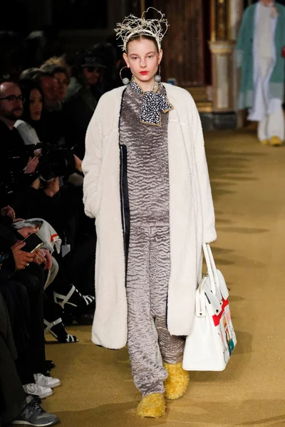 Look 7